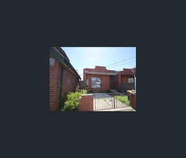 Charming 2 Bedroom Brick Home with Sun Filled Garden in Brunswick East - Photo 5