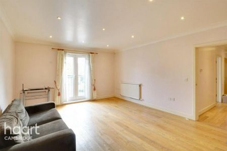 3 bedroom flat to rent - Photo 3