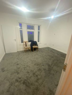 1 Bed Flat, High Road, IG1 - Photo 1