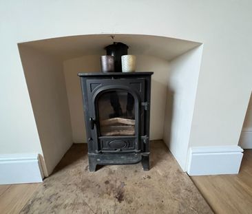 3 bedroom House To Let - Photo 2