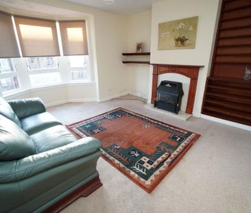 3 bedroom flat to rent - Photo 4