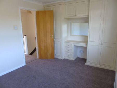 2 bedroom semi-detached house to rent - Photo 3