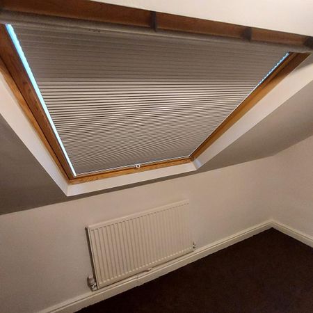 4 bedroom semi-detached house to rent - Photo 3