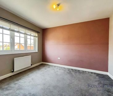 4 bedroom semi-detached house to rent - Photo 5