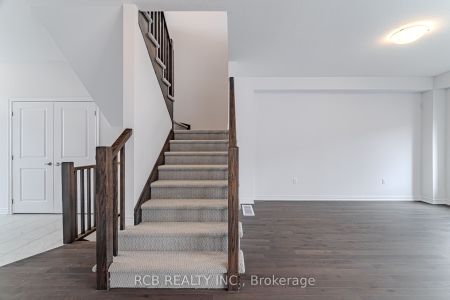 Detached Home For Lease | X8121370 - Photo 3