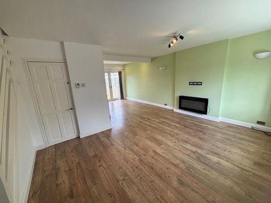 3 bedroom terraced house to rent - Photo 1