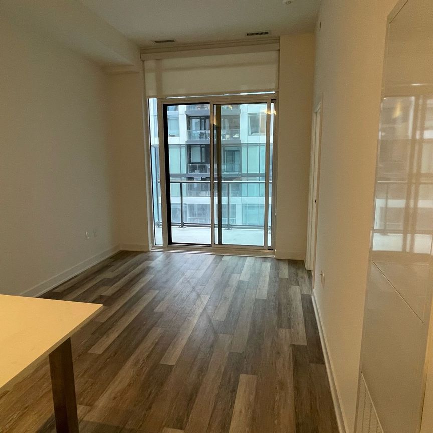 For Lease - 27 Bathurst Street Unit# 816W, Toronto, Ontario - Photo 1