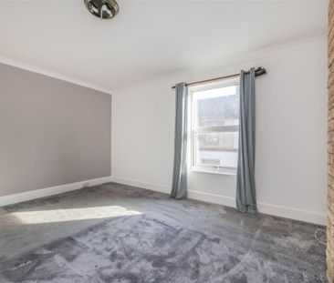 2 bed House - Mid Terrace To Let - Photo 2