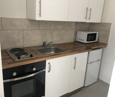 Studio to rent - Photo 2