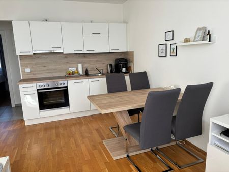 10m² große TERRASSE!!! Top-moderne DG-Wohnung nahe Akademiepark - Photo 3