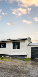 Lovely in Ruby! Pukehangi - Photo 4