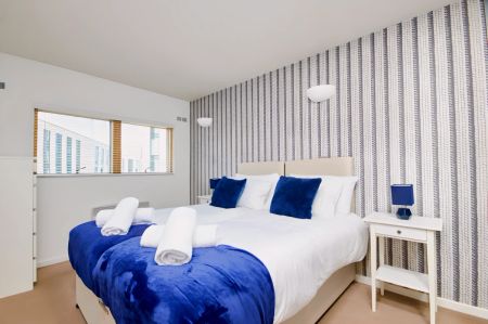 2 Bedroom - Photo 4