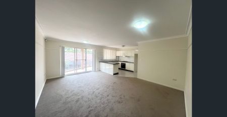 RECENTLY REFRESHED 2 BEDROOM UNIT - Photo 3