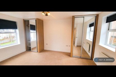 4 bedroom terraced house to rent - Photo 4