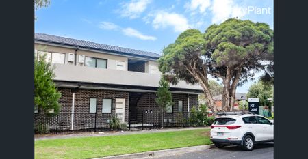 **REGISTER TO INSPECT VIA REALESTATE.COM.AU & STUDENT ID MUST BE PROVIDED AT ENTRY, WHEN VIEWING THIS RENTAL PROPERTY WITH BARRY PLANT FRANKSTON** - Photo 2