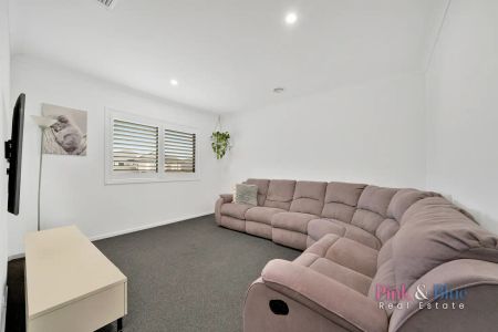 “Beautiful & Stunning double Storey Family Home for Rent!” - Photo 5