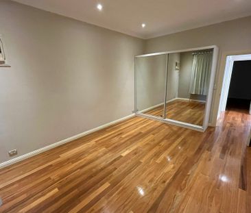 View Saturday at 9:50am - 10:05am - Photo 2