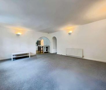 Fulmer Lane, Gerrads Cross, SL9 - Photo 1