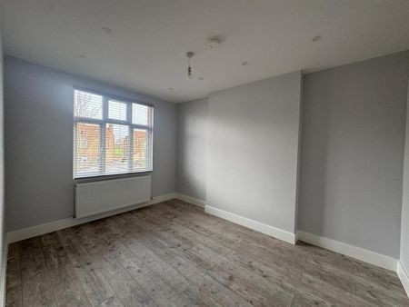 4 bedroom terraced house to rent - Photo 3