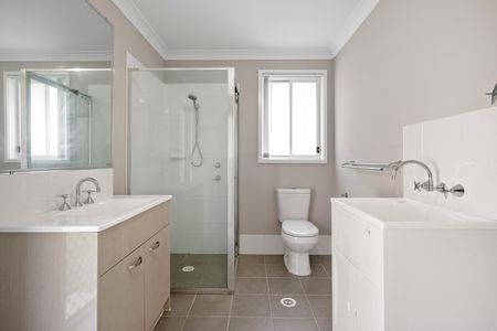 124a Panorama Avenue, Charmhaven NSW 2263 - House For Rent | Domain - Photo 5