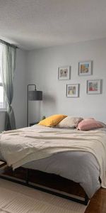 Cozy & Spacious Room - Affordable Prices (Very Close to Subway) - Photo 3