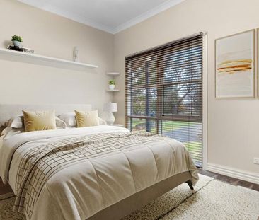 Neat Rear Unit with Garden Shed - Photo 4