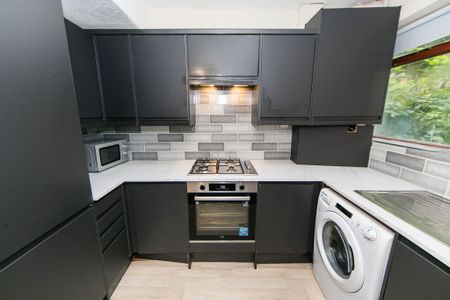 Kelso Gardens, Hyde Park, Leeds - Photo 3