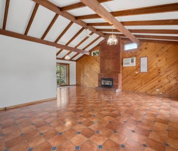 Coastal Charm – Walking distance to the Beach! - Photo 2