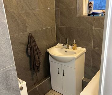 Room in a Shared House, Dunedin Road, E10 - Photo 4