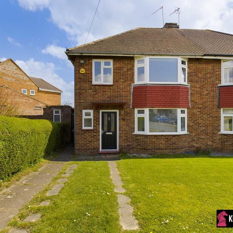 3 bedroom semi-detached house to rent - Photo 1