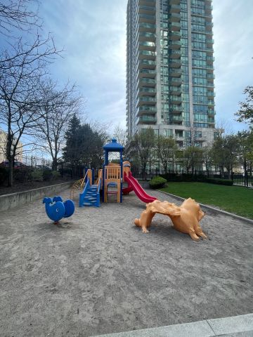 For Lease - 3504 Hurontario Street Unit# 808, Mississauga, Ontario - Photo 4