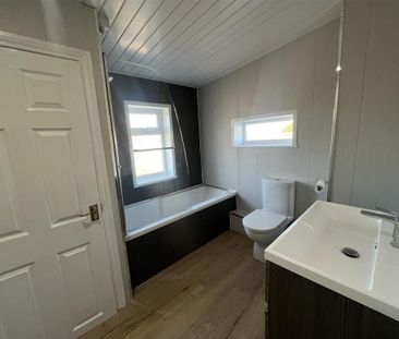 3 bedroom terraced house to rent - Photo 6