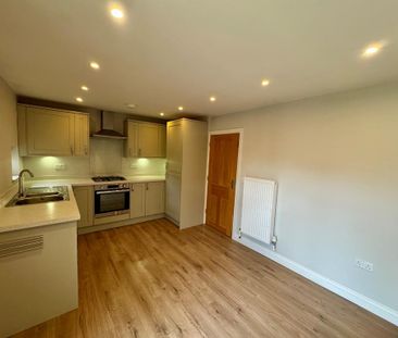 3 bedroom terraced house to rent - Photo 3