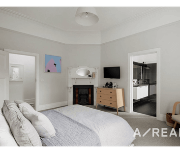 Elegant Edwardian Residence with Modern Extension and Swimming Pool - Photo 5