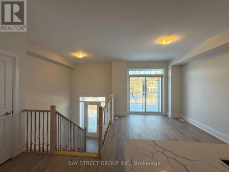 183 SEGUIN STREET - Photo 2