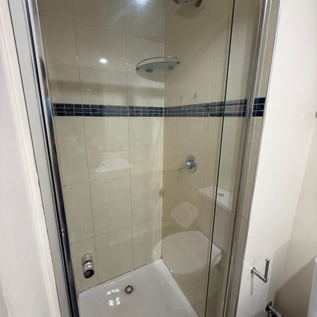 Fully Furnished Student Apartment Near Melbourne Uni – 1 Bedroom, 1 Bathroom - Photo 4