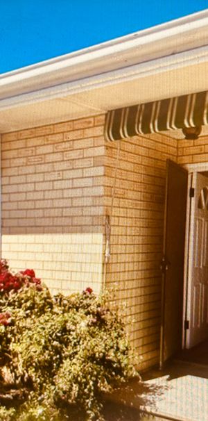 Mitcham - Photo 2