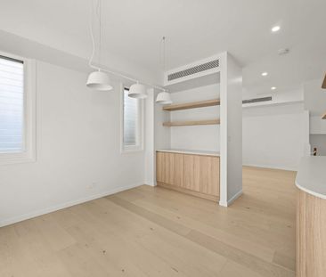 Viridian | Brand-New Architectural Luxury Moments from the Coast - Photo 2