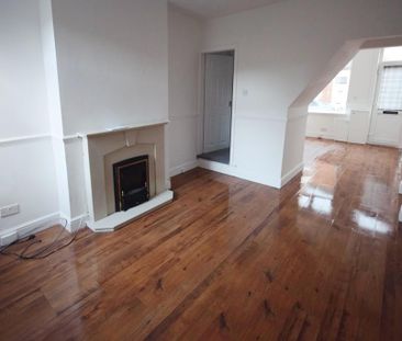 2 bedroom terraced house to rent - Photo 4