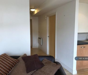 1 bedroom flat to rent - Photo 6