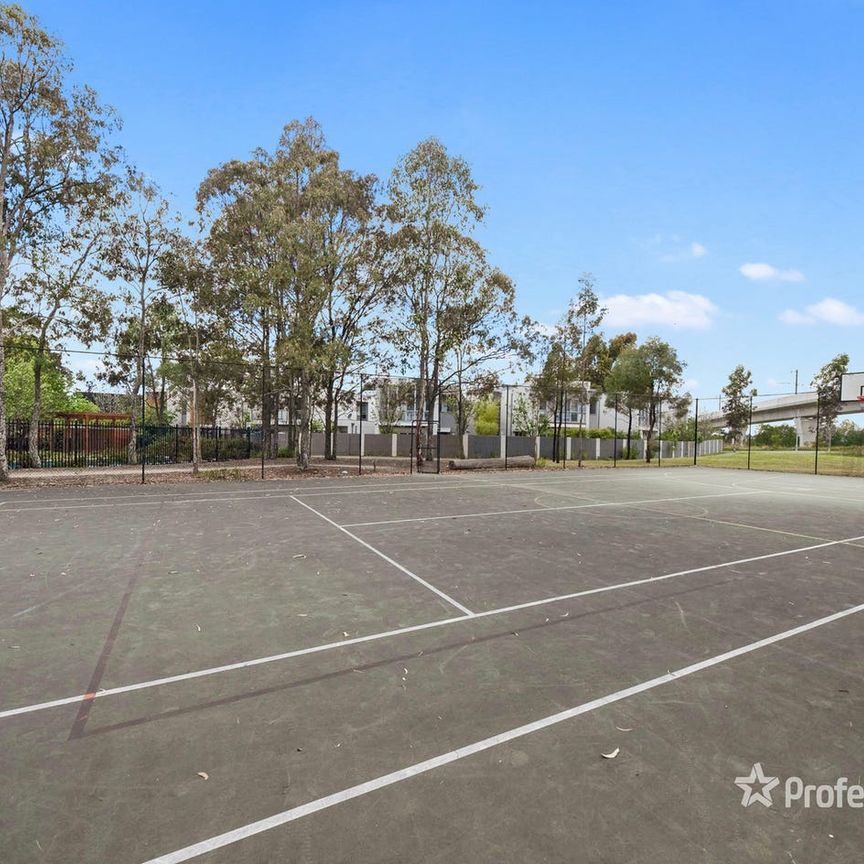 Family Home in Prime Location - Photo 1