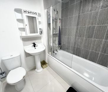 3 bedroom terraced house to rent - Photo 5