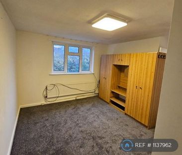 3 bedroom end of terrace house to rent - Photo 4