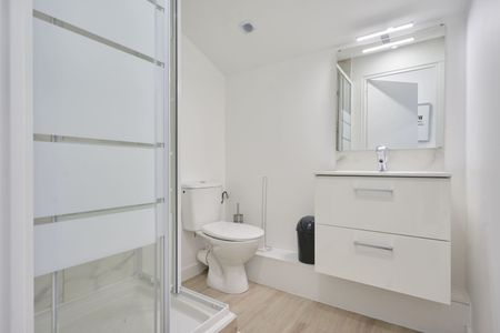 GAMBETTA K Roommate 6 Bedrooms at Reims - Photo 5