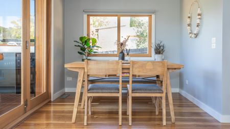 Spacious Unfurnished Family Home With Outdoor Entertaining Area & Garden Maintenance Included - Photo 3