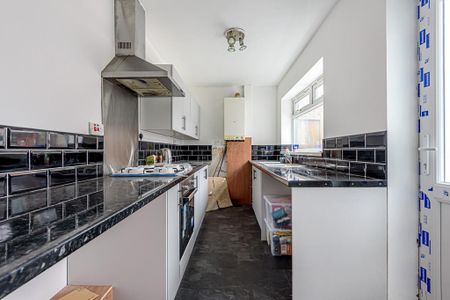 2 bedroom terraced house to rent - Photo 5