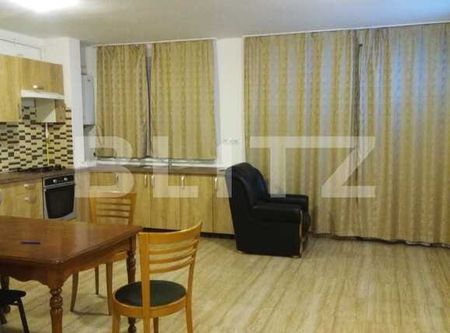 Apartament 3 camere, semimobilat, 74 mp, zona VIVO - Fotografie 2