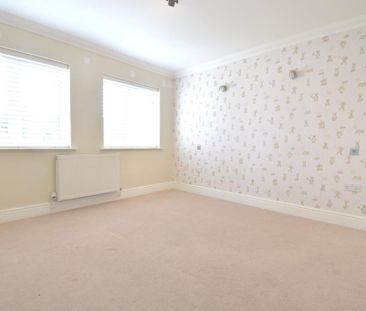4 bedroom detached house to rent - Photo 4