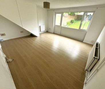2 bedroom end of terrace house to rent - Photo 3