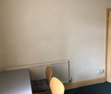 Room in a Shared House, Edward Road, BS4 - Photo 4